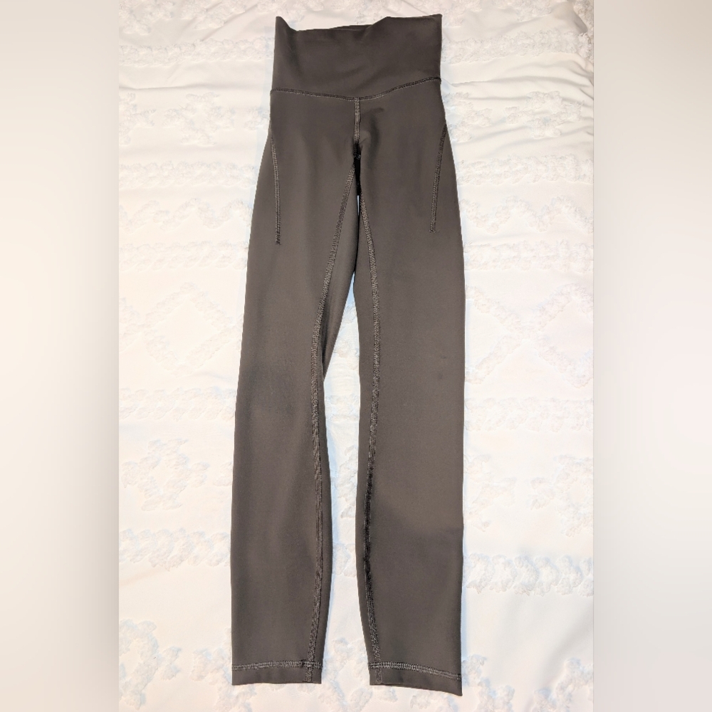 Lululemon Wunder Train High-Rise Tight with Pockets 25" Size 2